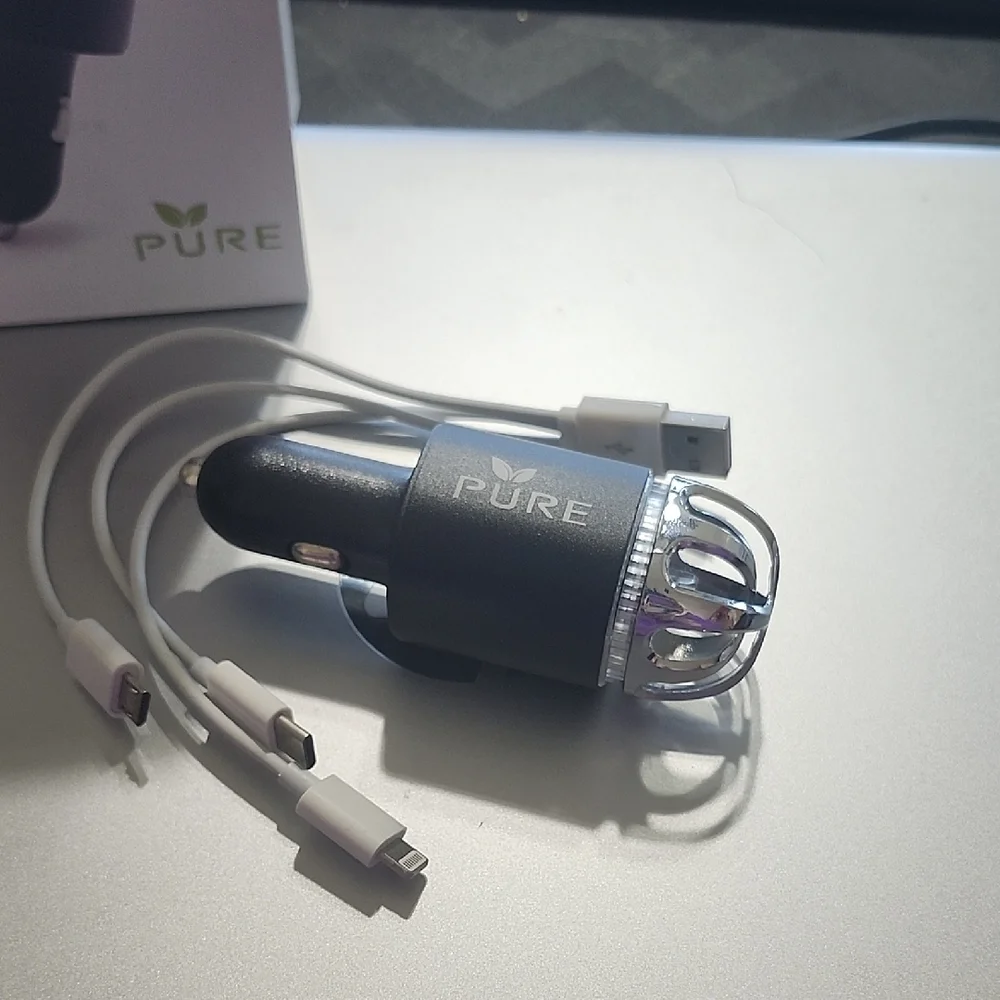 Pure Black Car Air Purifier and Dual USB Charger Quick Charge 3.0 USB